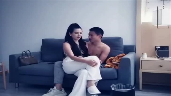 神似王祖贤的极品平面模特空降9总全国探花!表面清纯乖巧实则骨子里骚浪欲求不满